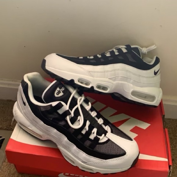 nike air max (Sold) - Picture 2 of 5
